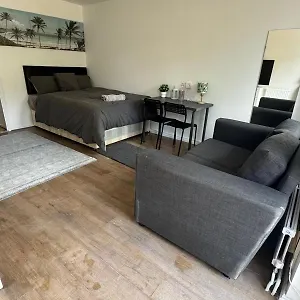 E14 Elegance , London United Kingdom
